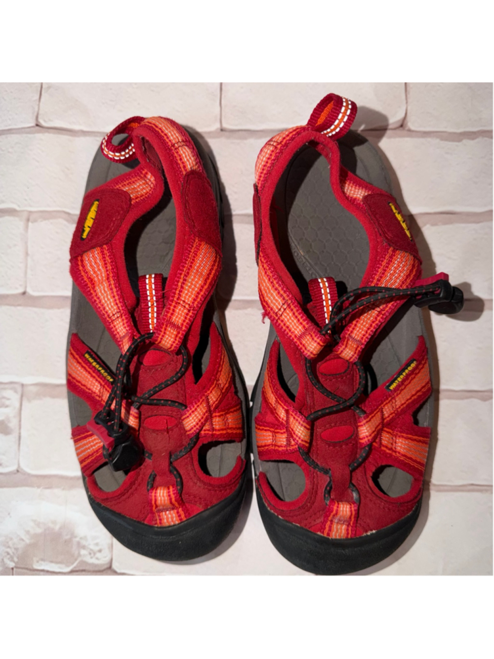 EUC Women’s Size 6 Keen Waterproof Hiking Newport H2 Sandals Dk Red/Orange